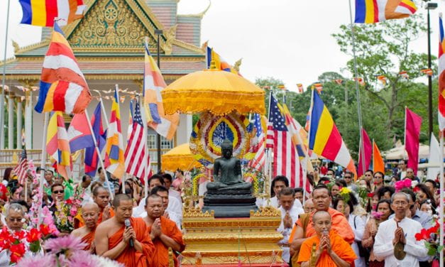 How Khmer Buddhists Reconstructed Identity and Community in the U.S.